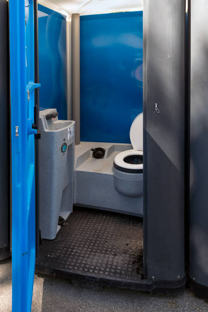 Best Porta potty delivery and setup  in Waukon, IA